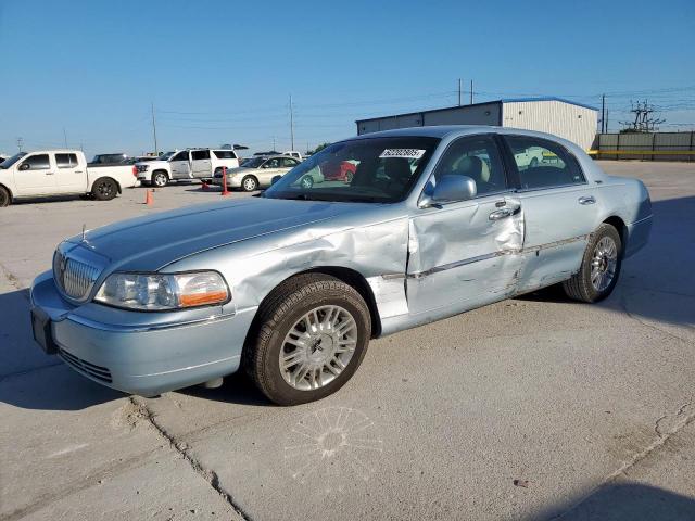  Salvage Lincoln Towncar