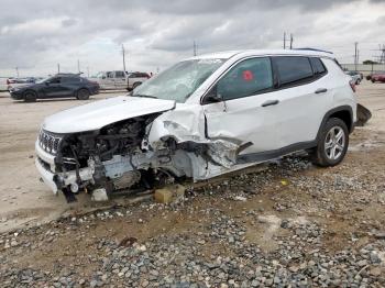  Salvage Jeep Compass