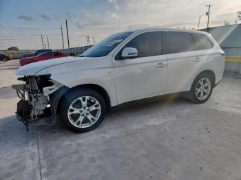  Salvage Mitsubishi Outlander