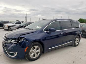  Salvage Chrysler Pacifica