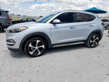  Salvage Hyundai TUCSON