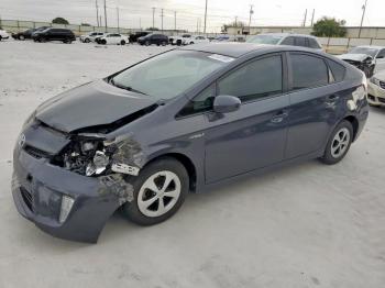  Salvage Toyota Prius