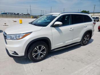  Salvage Toyota Highlander