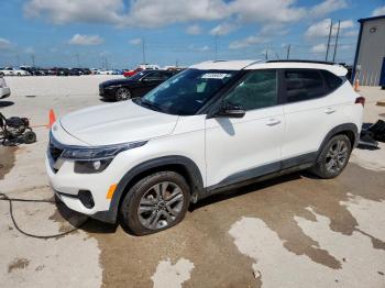  Salvage Kia Seltos