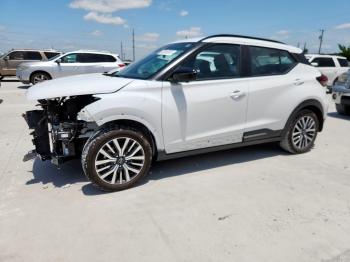  Salvage Nissan Kicks