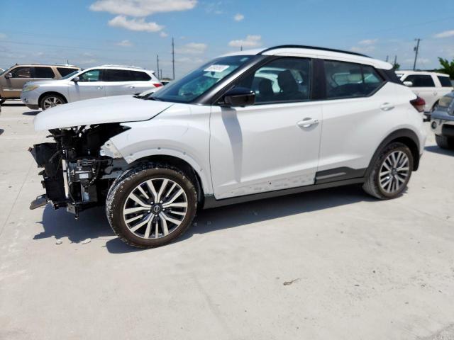  Salvage Nissan Kicks