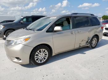  Salvage Toyota Sienna