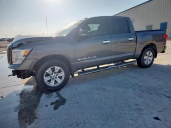  Salvage Nissan Titan