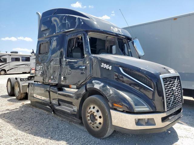  Salvage Volvo Vn