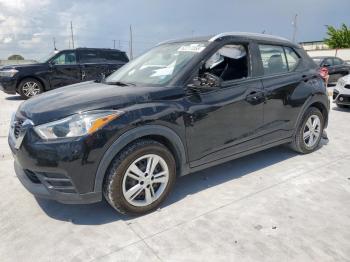  Salvage Nissan Kicks