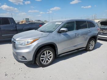  Salvage Toyota Highlander