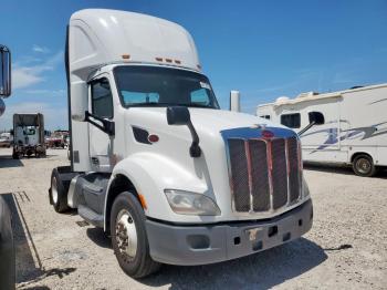  Salvage Peterbilt 579
