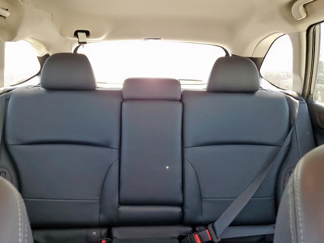 Subaru Outback 2.5i Limited Image 10