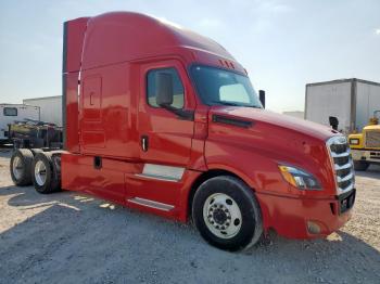  Salvage Freightliner Cascadia 1