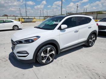  Salvage Hyundai TUCSON