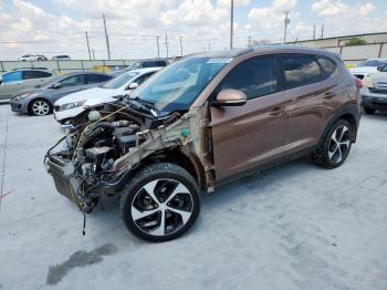  Salvage Hyundai TUCSON