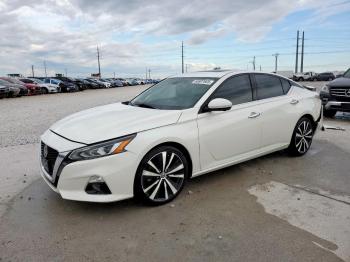  Salvage Nissan Altima