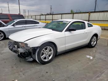  Salvage Ford Mustang
