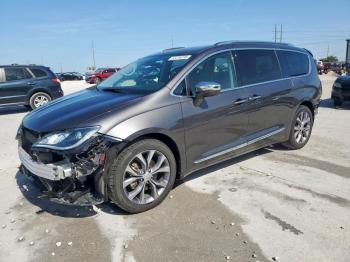  Salvage Chrysler Pacifica
