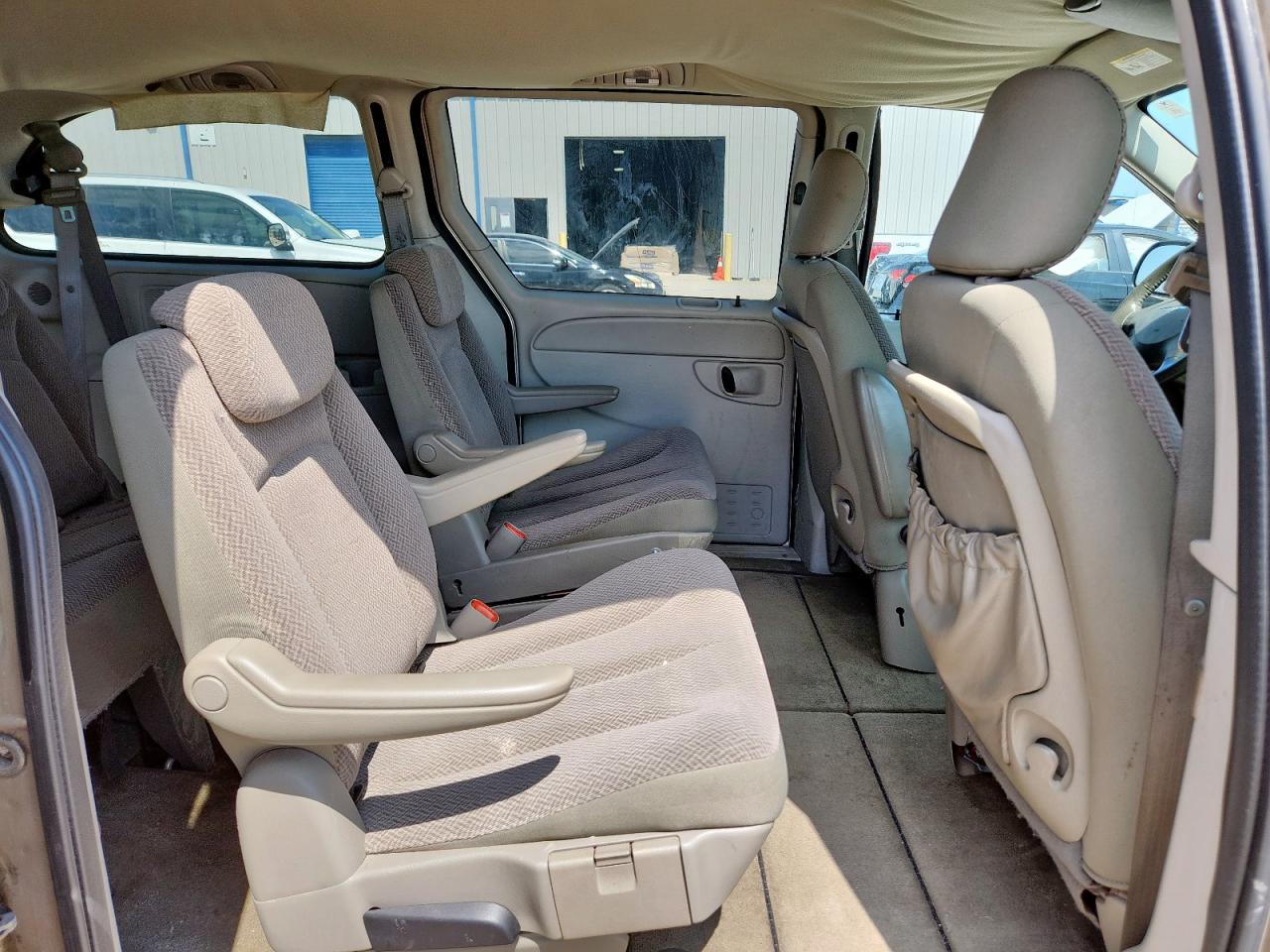 Chrysler Minivan Touring Image 12