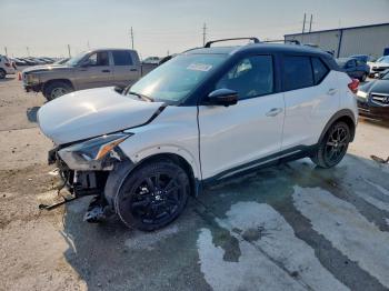  Salvage Nissan Kicks