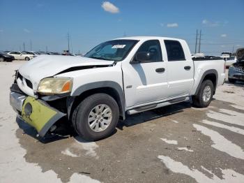  Salvage Mitsubishi Raider
