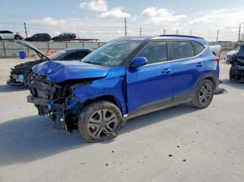 Salvage Kia Seltos