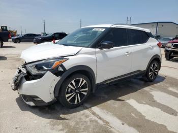  Salvage Nissan Kicks