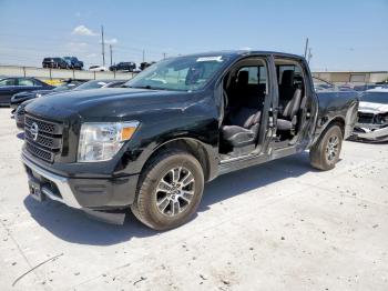  Salvage Nissan Titan