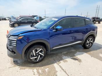  Salvage Nissan Kicks
