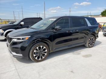  Salvage Kia Carnival
