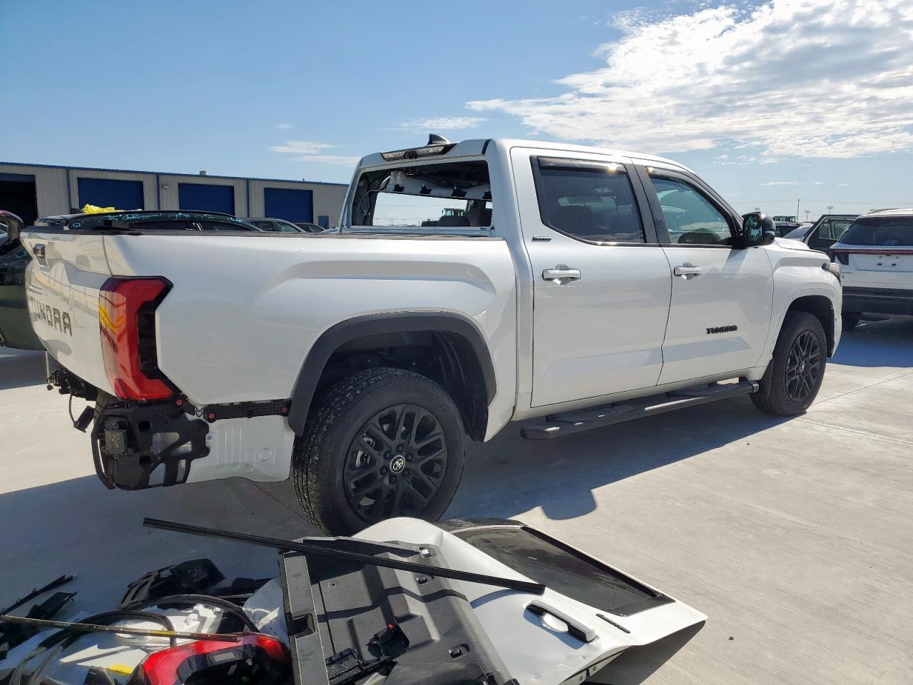 Toyota Tundra Crewmax Limited Image 12