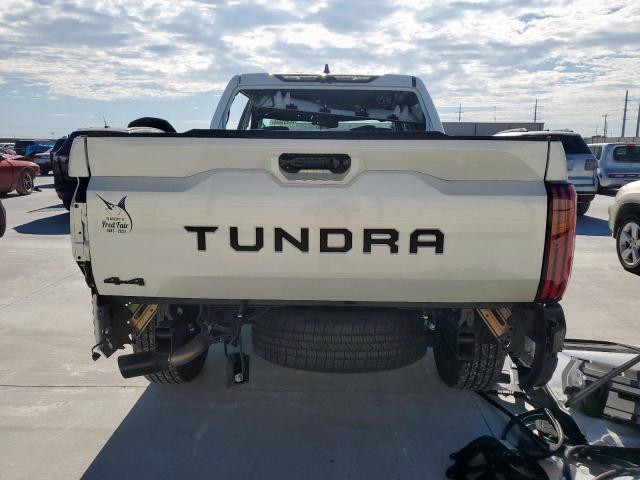 Toyota Tundra Crewmax Limited Image 4
