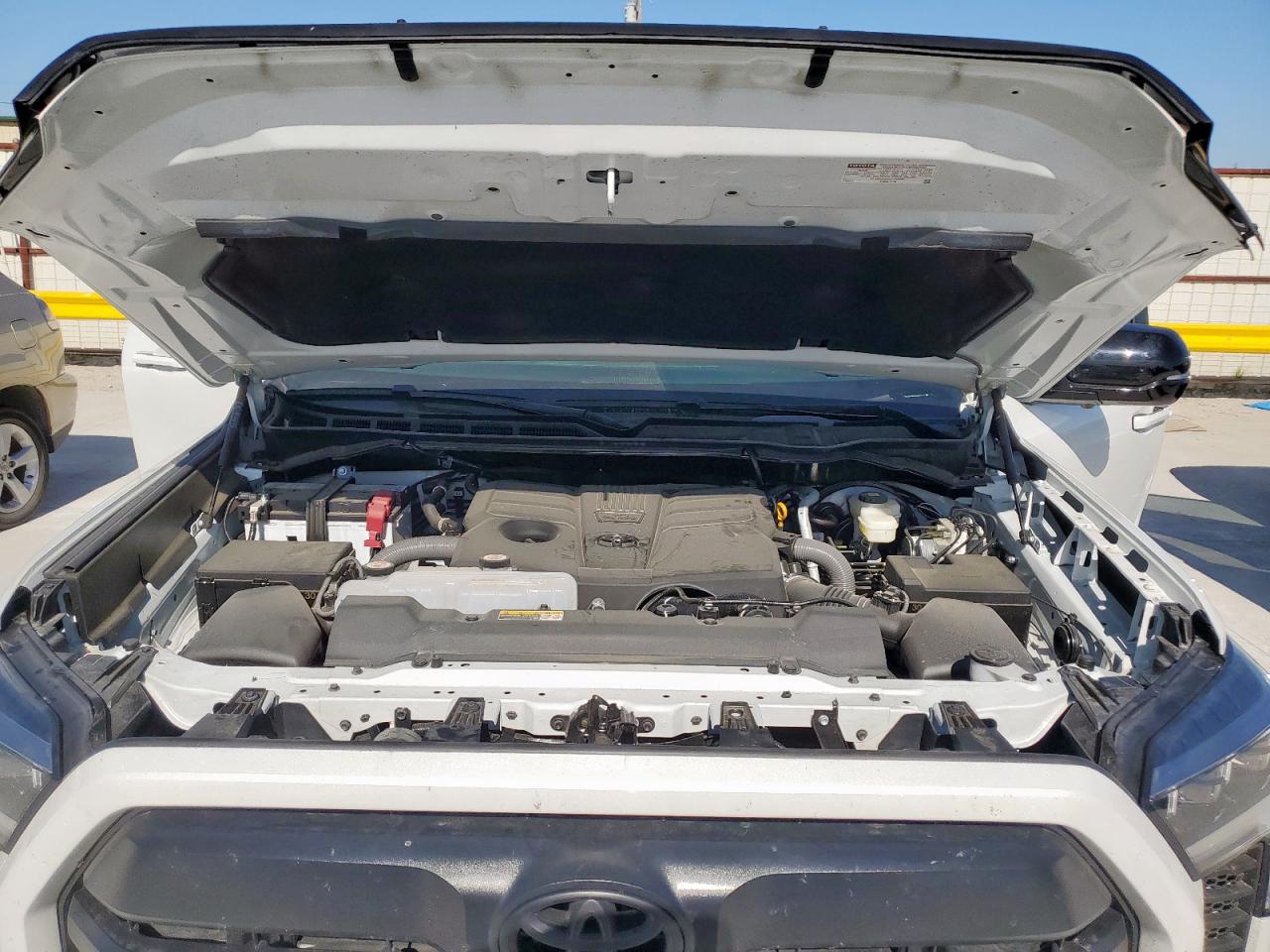 Toyota Tundra Crewmax Limited Image 6