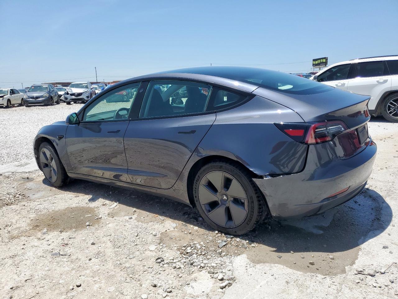 Tesla Model 3 Image 8