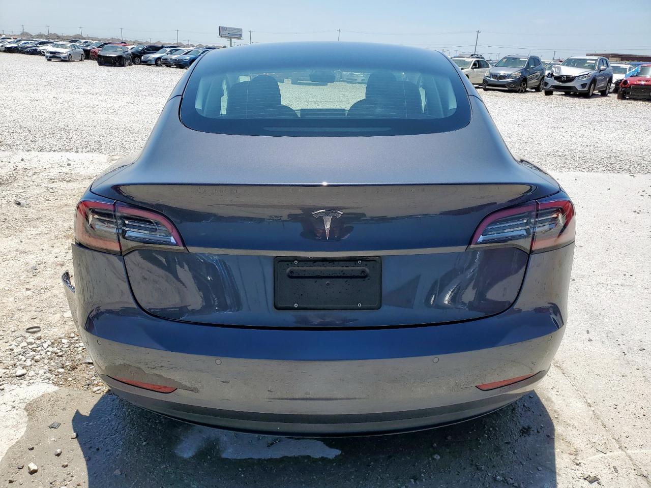 Tesla Model 3 Image 4