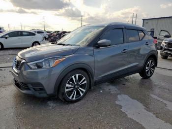  Salvage Nissan Kicks