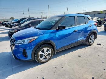  Salvage Nissan Kicks