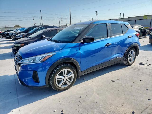  Salvage Nissan Kicks