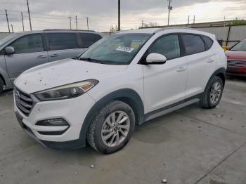  Salvage Hyundai TUCSON