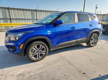  Salvage Kia Seltos