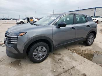  Salvage Nissan Kicks