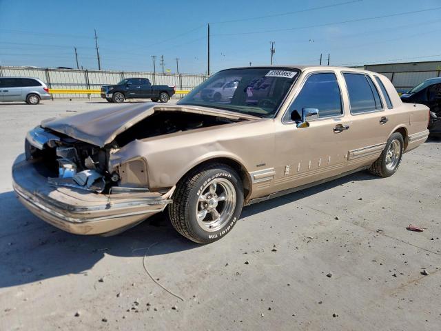  Salvage Lincoln Towncar