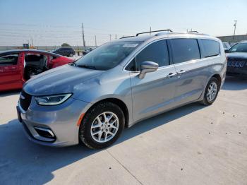  Salvage Chrysler Pacifica