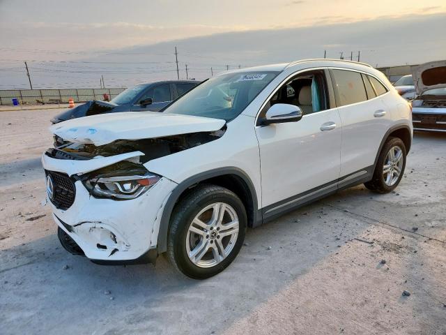  Salvage Mercedes-Benz GLA