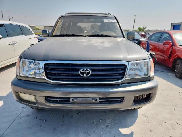 Toyota Land Cruis Image 9