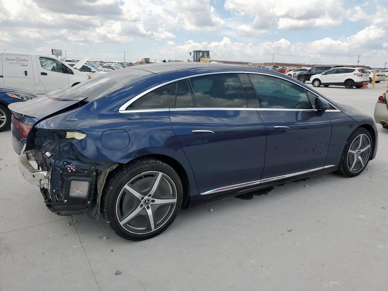 Mercedes-Benz EQE 350+ Image 5