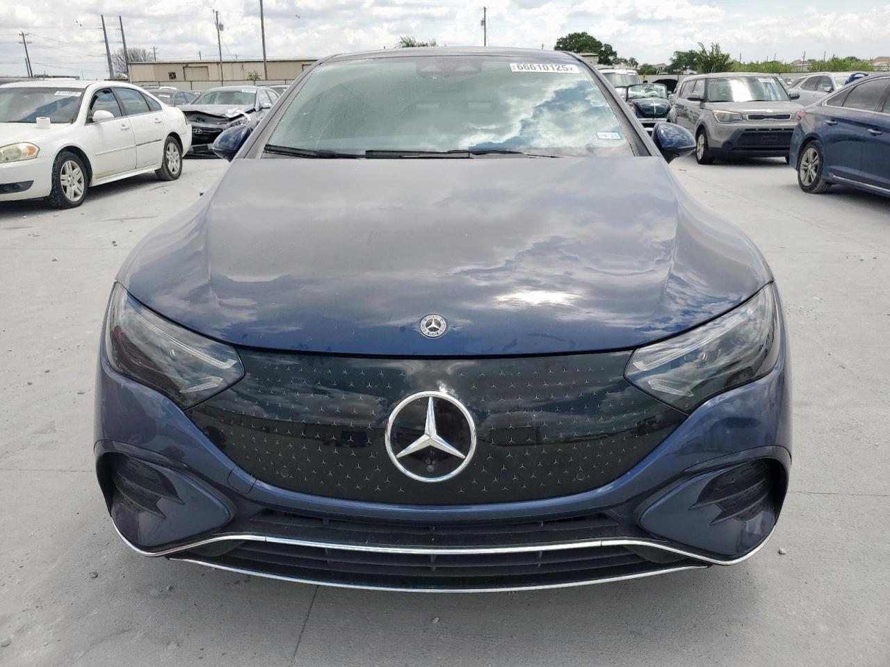 Mercedes-Benz EQE 350+ Image 2