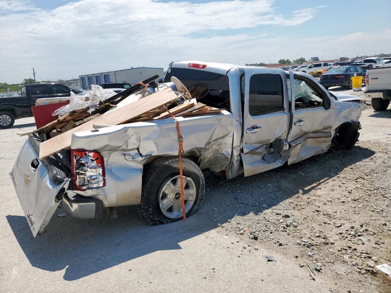 Chevrolet Silverado C1500 Lt Image 2