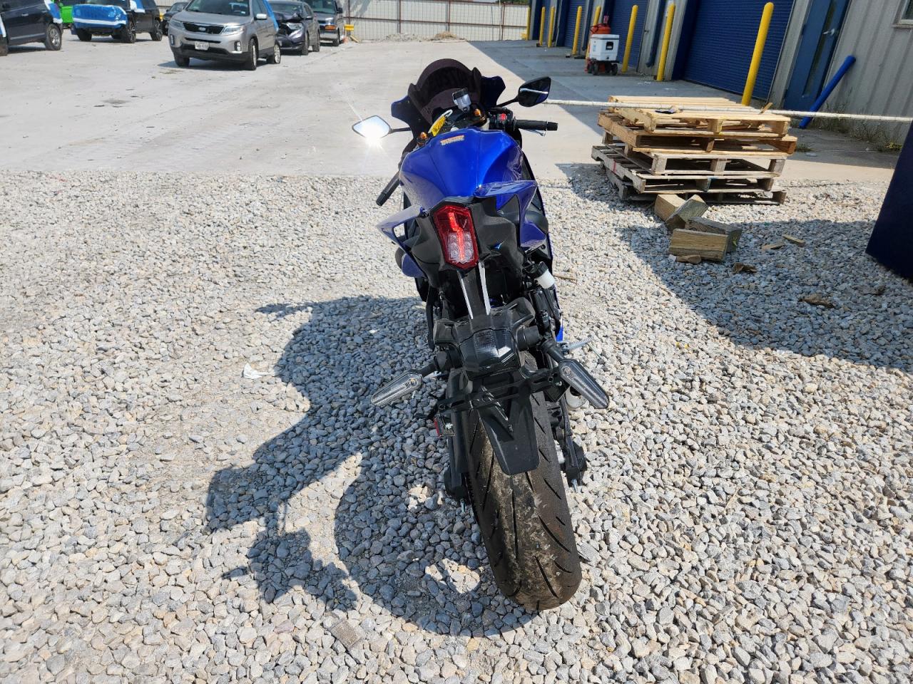 Yamaha Yzfr7 Image 2
